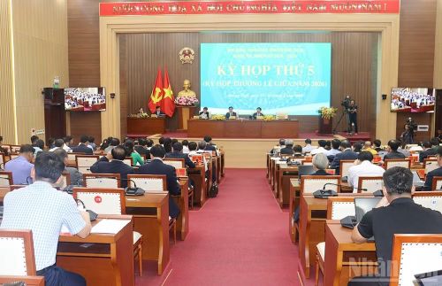 Quang cảnh phiên chất vấn.