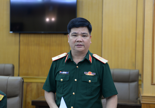 Thiếu tướng Bế Hải Triều, Cục trưởng Cục Dân vận (TCCT) phát biểu tại hội nghị.