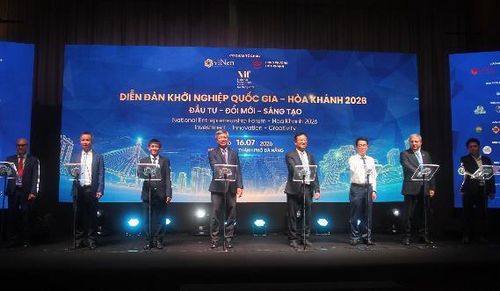 Lãnh đạo thành phố Đà Nẵng, phường Hòa Khánh và các đại biểu khởi động các hoạt động tại Diễn đàn.