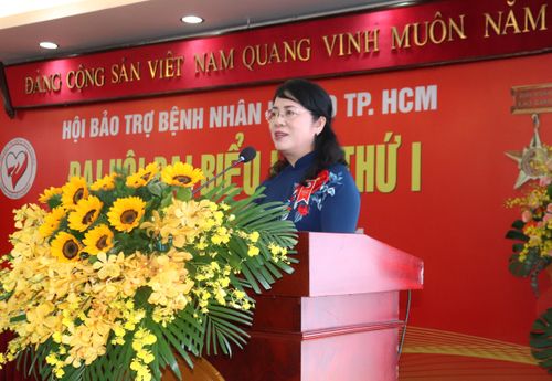  Bà Trần Kim Yến giữ chức Chủ tịch Hội Bảo trợ Bệnh nhân nghèo TPHCM. Ảnh: CẨM TUYẾT 