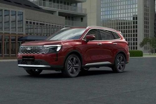 Sau khi những hình ảnh nhá hàng được công bố, một số ý kiến bình luận cho rằng Territory Platinum có thể là phiên bản hybrid. Tuy nhiên, theo thông tin từ một số đại lý, phiên bản mới chủ yếu được nâng cấp về trang bị và không có thay đổi về hệ truyền động.