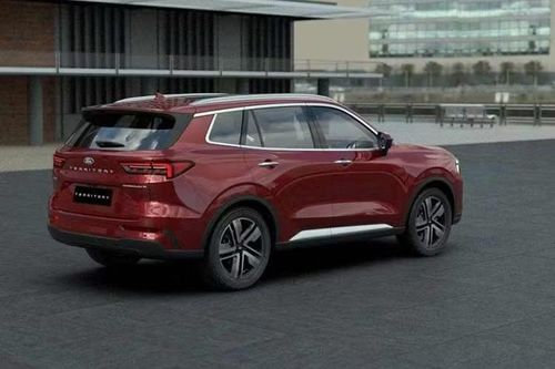 Những thông tin đầu tiên liên quan tới mẫu xe SUV Ford Territory Platinum phiên bản mới này được chia sẻ có thể thấy rõ những chi tiết gồm ngoại thất được nâng cấp logo ngoại thất, bộ mâm mới, cản sau sơn đen.