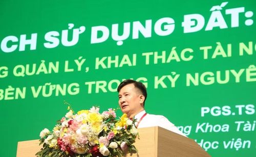 PGS.TS Trần Trọng Phương - Trưởng Khoa Tài nguyên và Môi trường (Học viện Nông nghiệp Việt Nam) chia sẻ tại hội thảo.