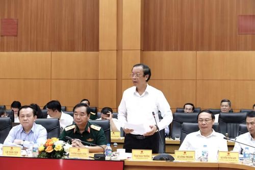 Thứ trưởng Bộ GD&amp;ĐT Phạm Ngọc Thưởng phát biểu tại buổi làm việc.