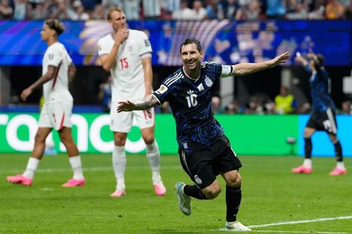  Messi đang tỏa sáng với 8 bàn thắng, 4 kiến tạo ở World Cup 2026 và dẫn dắt Argentina tới trận chung kết gặp Tây Ban Nha. 