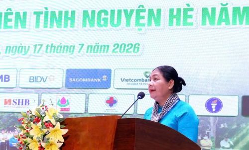 TS. Thạch Thị Dân - Phó Giám đốc Đại học Trà Vinh phát biểu.