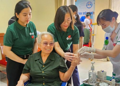 Các thương, bệnh binh được khám, tư vấn và sàng lọc sức khỏe bằng nhiều kỹ thuật hiện đại.
