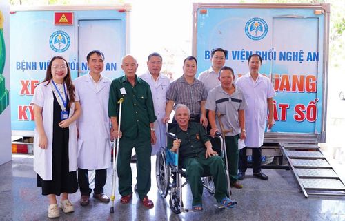 Mỗi cuộc thăm khám không chỉ chăm sóc sức khỏe mà còn thể hiện sự tri ân đối với người có công với cách mạng.