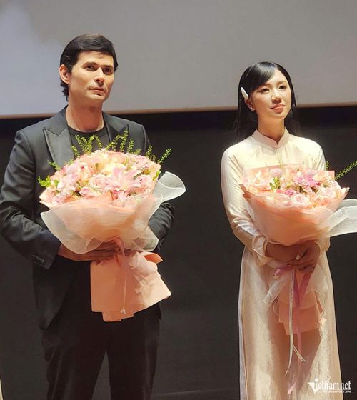 Diễn viên Charlie Win và Thùy Dương.