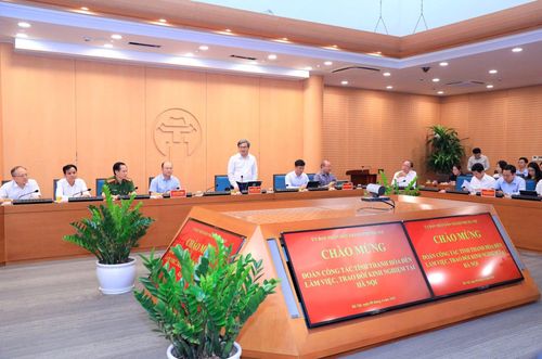 Trước đó, đầu tháng 4/2026, đoàn công tác tỉnh Thanh Hóa do Phó Chủ tịch UBND tỉnh Cao Văn Cường làm trưởng đoàn, đã trao đổi kinh nghiệm với UBND Thành phố Hà Nội về thành lập, vận hành Trung tâm đổi mới sáng tạo và Quỹ đầu tư mạo hiểm Thành phố Hà Nội. Ảnh: hanoimoi.vn