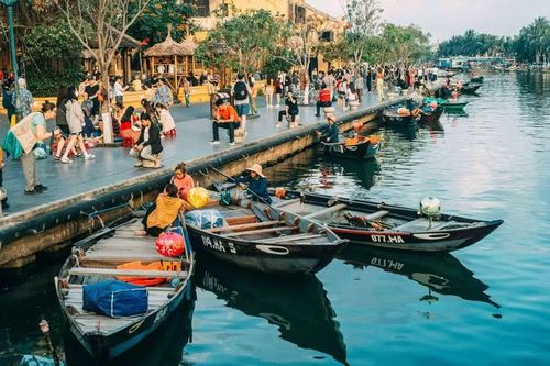 Hội An với những giá trị di sản độc đáo là một trong những điểm đến hấp dẫn du khách quốc tế. (Ảnh: CTV/Vietnam+)