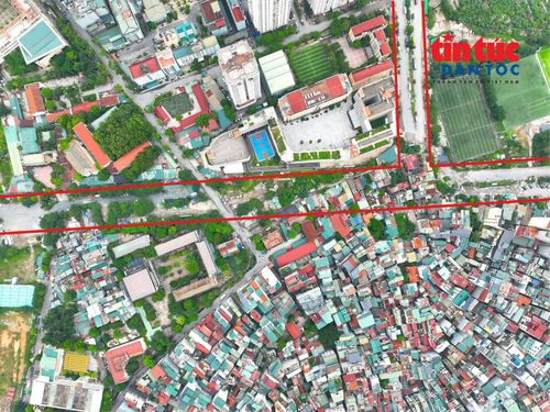 Khu vực ngõ 252 đường Mỹ Đình chưa được giải phóng mặt bằng, đây cũng là "nút thắt" lớn nhất của dự án.
