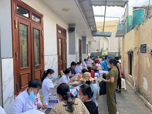 Tỷ lệ người dân đến khám sức khoẻ toàn dân khá cao tại Khu phố 12, phường An Hội Đông, TP Hồ Chí Minh.