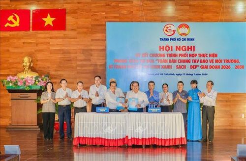 Lễ ký kết chương trình phối hợp thực hiện phong trào thi đua bảo vệ môi trường giữa Ủy ban MTTQ Việt Nam Thành phố và UBND Thành phố.