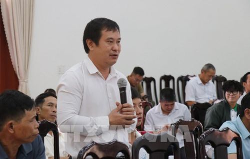Đại diện hợp tác xã chia sẻ ý kiến tại Hội thảo. Ảnh: Nguyễn Huy Thành – TTXVN