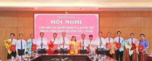 Hội nghị công bố quyết định của Ban Bí thư Trung ương Đảng chỉ định 9 đồng chí tham gia Ban Chấp hành Đảng bộ tỉnh Cà Mau nhiệm kỳ 2025 – 2030. Ảnh: Huỳnh Anh - TTXVN