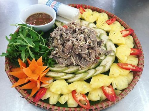 Thịt dê tái chanh. Ảnh: Cục Du lịch Quốc gia Việt Nam