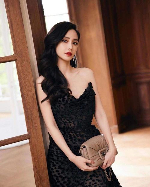 Angelababy được kỳ vọng sẽ sớm tái xuất với một dự án đủ sức lấy lại vị thế. Ảnh: IGNV
