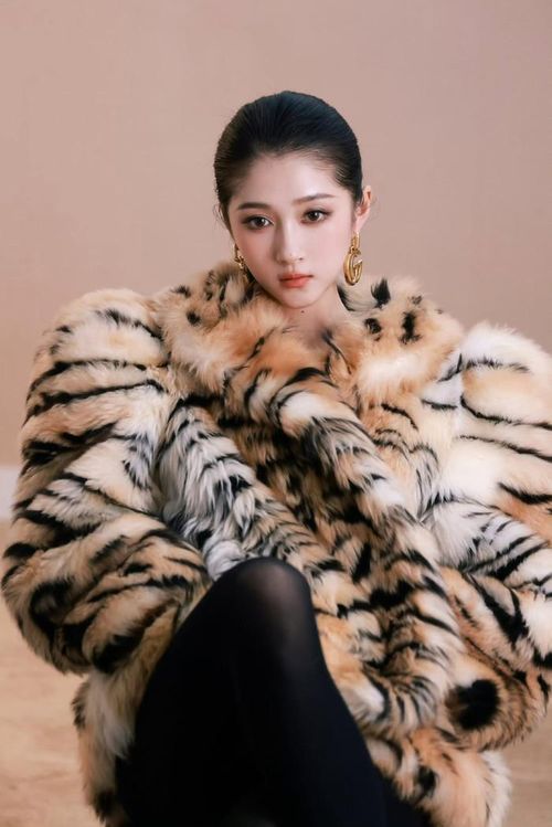Quan Hiểu Đồng được cho là đang bước vào giai đoạn bận rộn nhất trong sự nghiệp. Ảnh: Weibo.