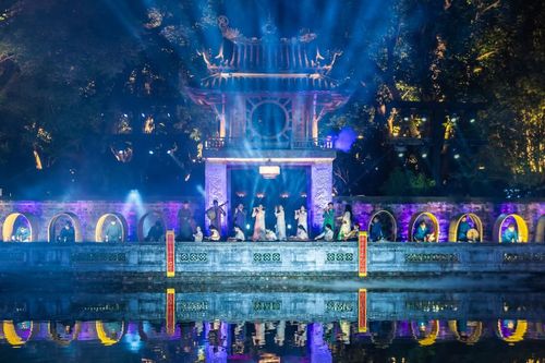 Kế hoạch sẽ phát triển và vận hành hiệu quả mô hình phát triển khu kinh tế đêm trọng điểm. Ảnh: Di tích Văn Miếu - Quốc Tử Giám