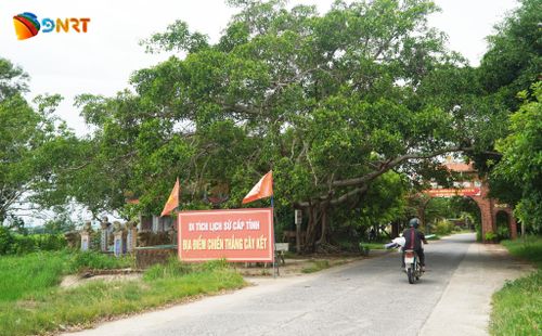 Những di tích hiện diện ngay trong đời sống thường nhật như để nhắc nhớ về một giai đoạn đấu tranh anh hùng của cha ông. Ảnh: PHAN VINH