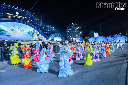 Vũ điệu carnival tại Festival Biển Khánh Hòa năm 2026.