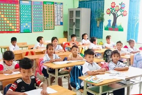 Trẻ tham gia học tiếng Việt trước khi vào lớp 1 tại Trường TH Hàm Cần