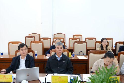 Đại diện lãnh đạo các cơ quan, đơn vị tham dự hội nghị