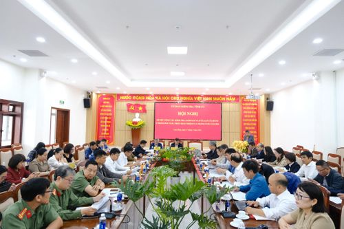 Quang cảnh toàn hội nghị