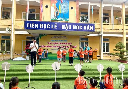 Trường Tiểu học Bá Hiến A chú trọng giáo dục kỹ năng sống cho học sinh.