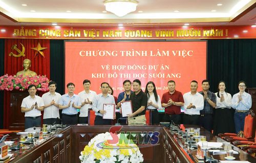 UBND tỉnh ký kết hợp đồng dự án Khu đô thị dọc suối Ang với Công ty cổ phần đầu tư bất động sản Tiến Phát Mộc Châu.