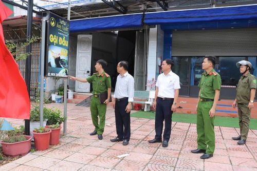 Chính quyền xã Hợp Lý phối hợp với các lực lượng chức năng để kiểm tra phát hiện và xử lý kịp thời vi phạm đất đai.