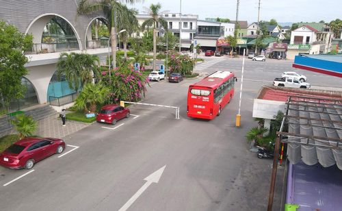 Các đơn vị, địa phương ở Hà Tĩnh đang tập trung triển khai các trình tự, thủ tục đảm bảo lộ trình thu phí giữ xe không sử dụng tiền mặt.