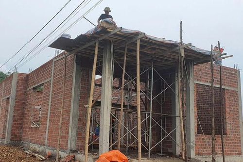 Các chủ thầu tăng lương, giảm giờ làm nhưng càng ngày càng khan hiếm lao động