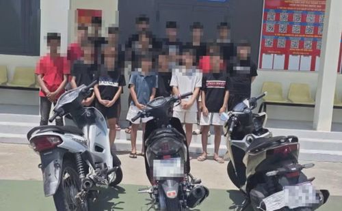 Đưa các đối tượng gây rối về Phòng Cảnh sát hình sự để lập hồ sơ xử lý