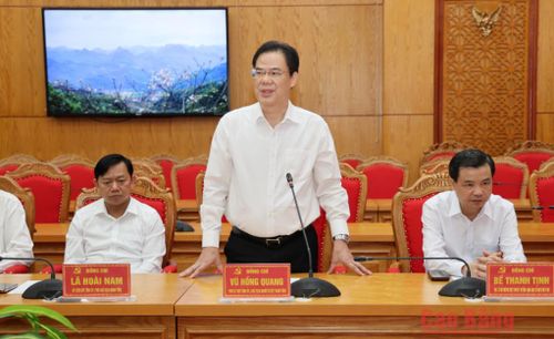 Phó Bí thư Tỉnh ủy, Chủ tịch Ủy ban MTTQ tỉnh Cao Bằng Vũ Hồng Quang phát biểu tại buổi làm việc.