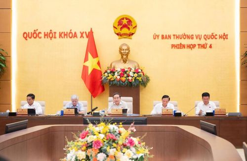 Chủ tịch Quốc hội Trần Thanh Mẫn chủ trì Phiên họp.