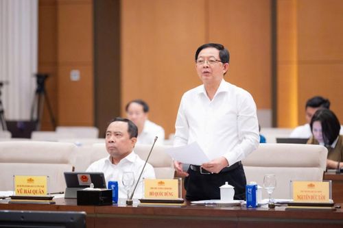 Phó Thủ tướng Chính phủ Hồ Quốc Dũng phát biểu tiếp thu, giải trình các ý kiến tại Phiên họp.