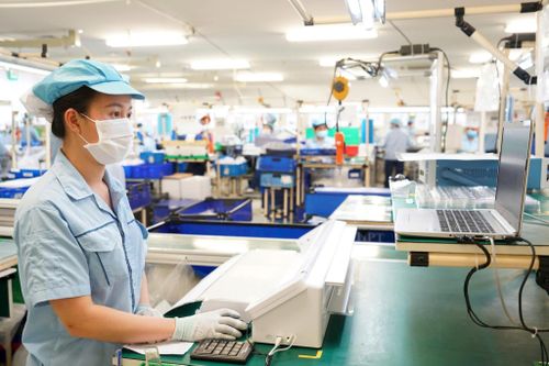 Chuyển đổi số trong sản xuất công nghiệp tại Khu công nghiệp Nội Bài, Hà Nội. Ảnh: Phạm Hùng