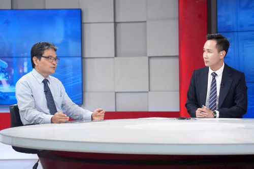PGS.TS Trần Quốc Bình, Phó Hiệu trưởng Trường Đại học Khoa học Tự nhiên, Đại học Quốc gia Hà Nội trao đổi tại Chương trình. Ảnh: Phạm Hùng