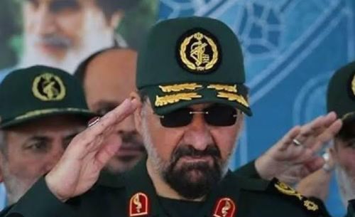 Đáp trả, ông Mohsen Rezaei, cố vấn của lãnh đạo tối cao Iran, tuyên bố nếu Mỹ tiếp tục không kích trong những ngày tới, Tehran sẽ chuyển sang giai đoạn triển khai các chiến dịch tấn công toàn diện.