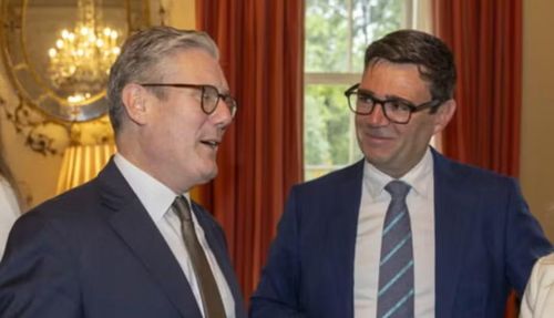 Tuy nhiên, trước khi ông Burnham kịp nhậm chức nghị sĩ, ông Keir Starmer ngày 22/6 tuyên bố từ chức trong bối cảnh chịu sức ép ngày càng lớn từ nội bộ Công đảng.