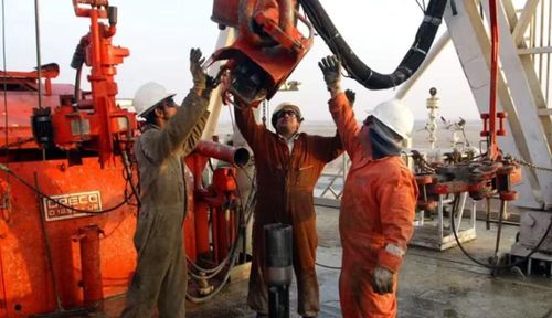 Các nạn nhân đã được đưa tới bệnh viện, trong khi người dân tại khu vực được sơ tán để bảo đảm an toàn.