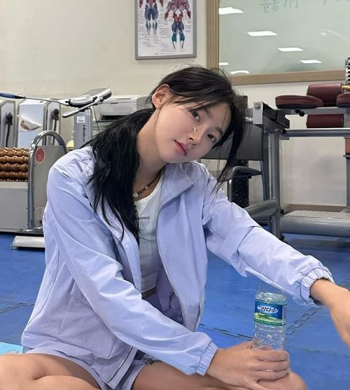 Kim Min Ji tìm nhà ở mới sau khi bị lộ địa chỉ. Ảnh: @arb0r_day.