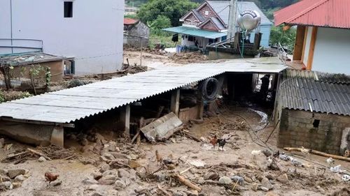 Đất đá trôi vào nhà của người dân ở bản Noong Thăng ngày 17/7 vừa qua.