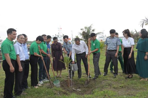  Các đơn vị tham gia trồng cây tại phường Phước Thắng 