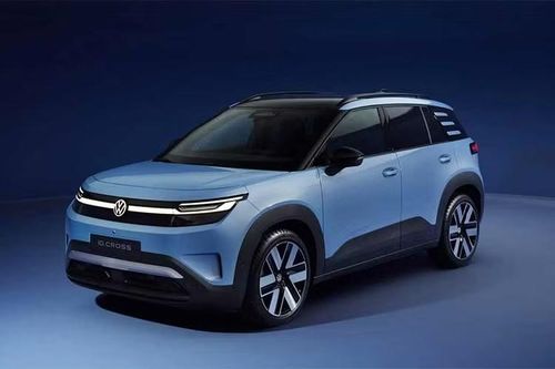 Phân khúc SUV điện giá bình dân tại châu Âu đang ngày càng sôi động và Volkswagen cũng muốn tạo dấu ấn với ID. Cross. Không chỉ tên gọi, phiên bản thương mại của Volkswagen ID. Cross Concept còn gần như được giữ nguyên thiết kế so với mẫu xe ý tưởng ra mắt vào năm ngoái.