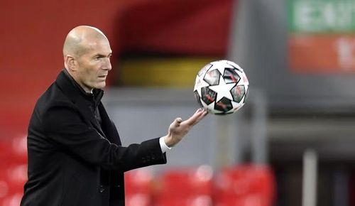 Ngoài ra, Zidane còn cùng với Real Madrid đoạt 2 Siêu cúp châu Âu (2016, 2017), 2 FIFA Club World Cup (2016, 2017) và 2 Siêu cúp Tây Ban Nha (2017, 2019/2020). All Photo: Internet.