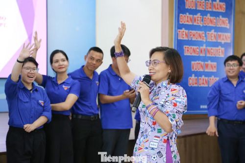 Với sự hỗ trợ của chuyên gia, các thủ lĩnh Đoàn trường học ở Đà Nẵng được trang bị các kỹ năng "gỡ rối" tâm lý cho học sinh.