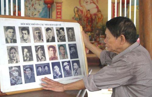 Nhà báo Trần Văn Hiền, người dành hơn 15 năm sưu tầm, xác minh thông tin để hình thành linh đường thờ 555 nhà báo liệt sĩ.